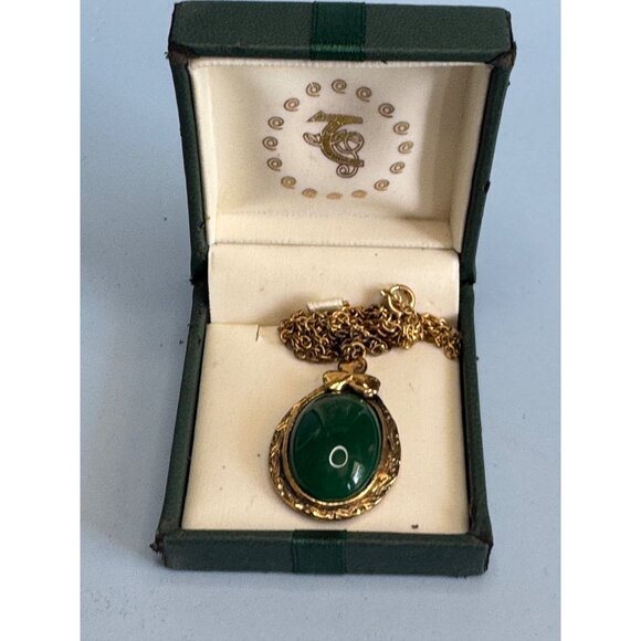 Jewelry - Vintage Jade Oval Pendant & Clover DetailGolplated Chain Boxed